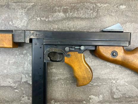 Пистолет-пулемет пневматический Umarex Legends M1A1 (Автомат Томпсона, метал, автоматика), кал. 4,5 мм (б/у)